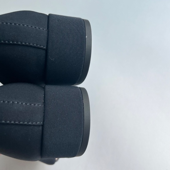 New Donald Pliner Dreww Navy Textile Rubber Outsole Square Toe Pumps size 7 - Picture 13 of 13